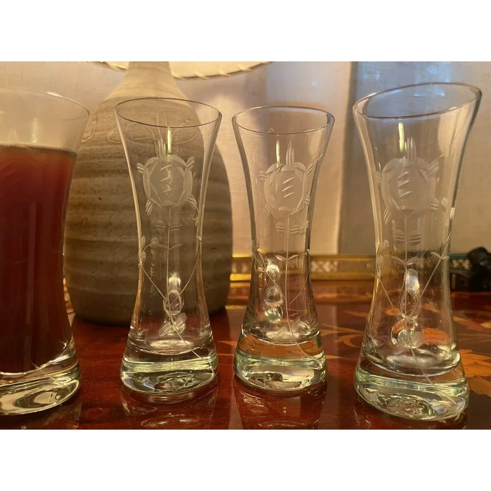 Set of 4 Vtg Mundgeblasen Kristallglas Etched Cordial Shot Glasses w/ Handles 4.